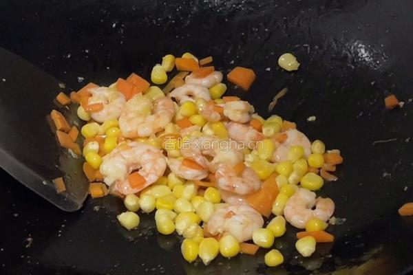 虾仁鸡蛋炒饭的做法图解6