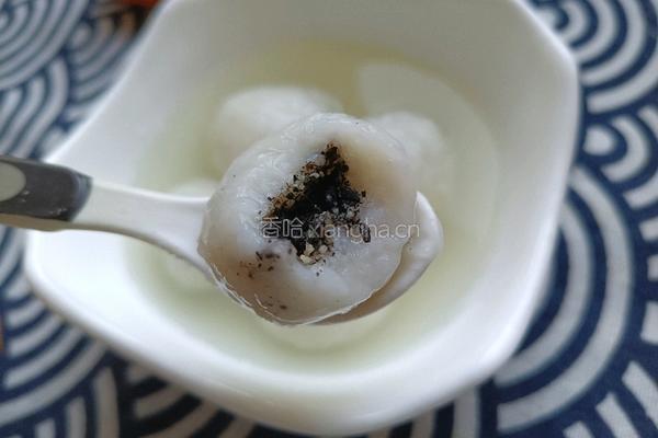 大米黑芝麻汤圆的做法图解12