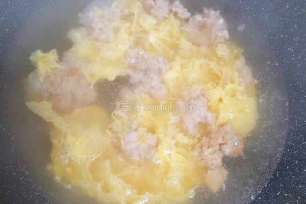 瘦肉鸡蛋汤的做法图解5
