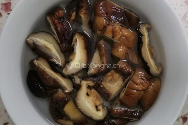 耗油香菇青菜的做法图解1