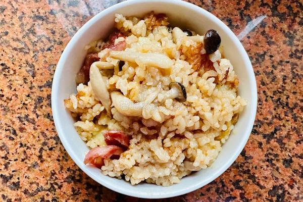 蟹味菇焖饭的做法图解5