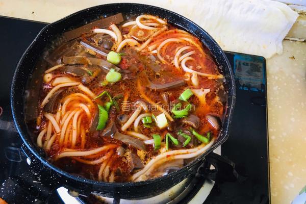 酸辣鸭血土豆粉的做法图解12
