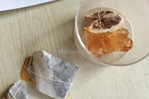 自制好喝的冰红茶的做法图解1