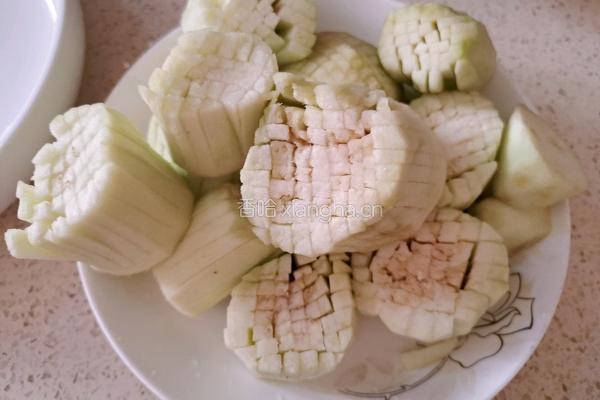 糖醋茄子的做法图解1