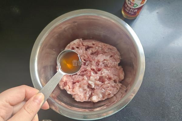 百财聚来如意白菜卷的做法图解3