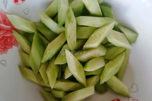 腰果虾仁的做法图解1