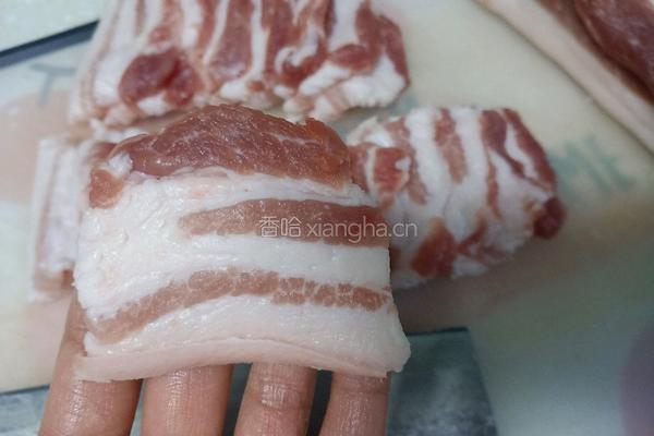 蒸蒸日上～粉蒸肉的做法图解1