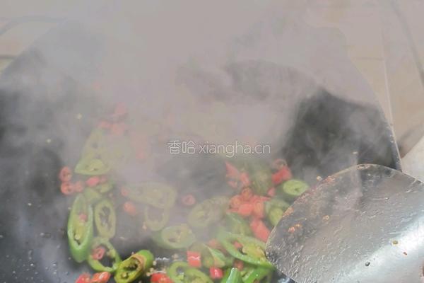 韭菜炒广式腊肠的做法图解5