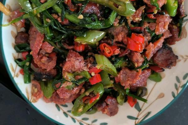 韭菜炒广式腊肠的做法图解8
