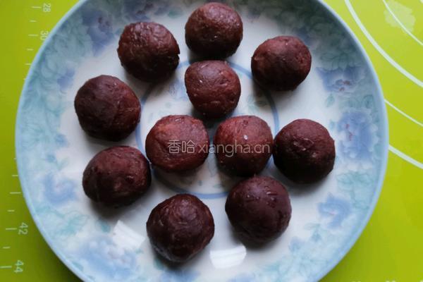 豆沙菊花酥的做法图解1