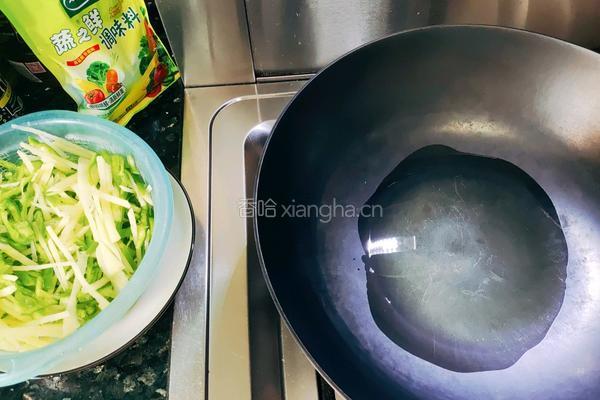 青椒土豆丝的做法图解3
