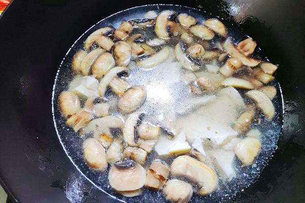 蘑菇豆腐裙带菜汤的做法图解6