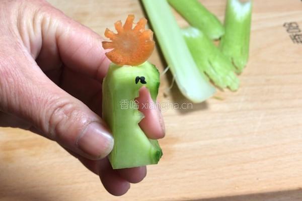 西芹孔雀开屏的做法图解3