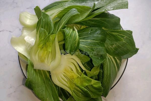 香菇豆腐油菜的做法图解1