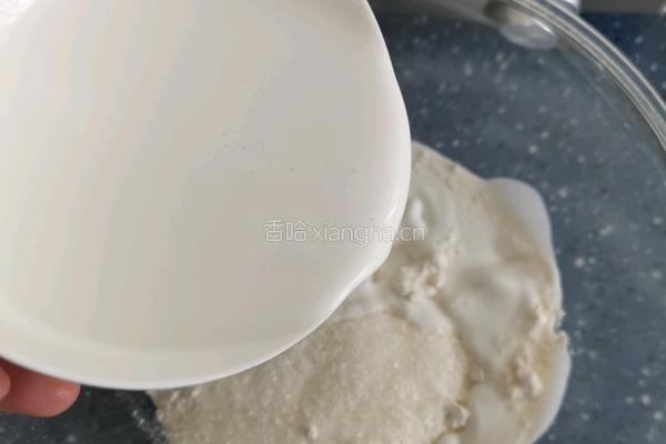 牛奶大米糕的做法图解3