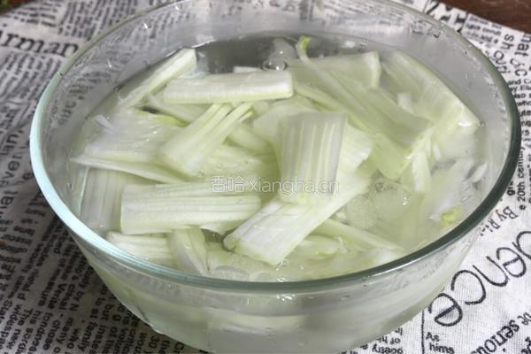 凤尾白菜的做法图解3