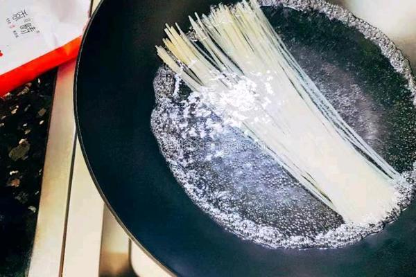 香辣米线的做法图解4