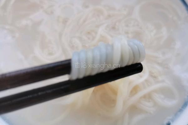 辣白菜米线的做法图解9