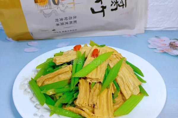 芹菜炒腐竹的做法图解15