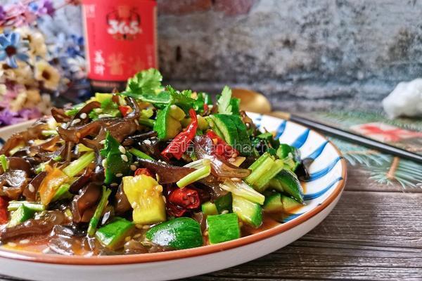 黄瓜拌木耳丝的做法图解15