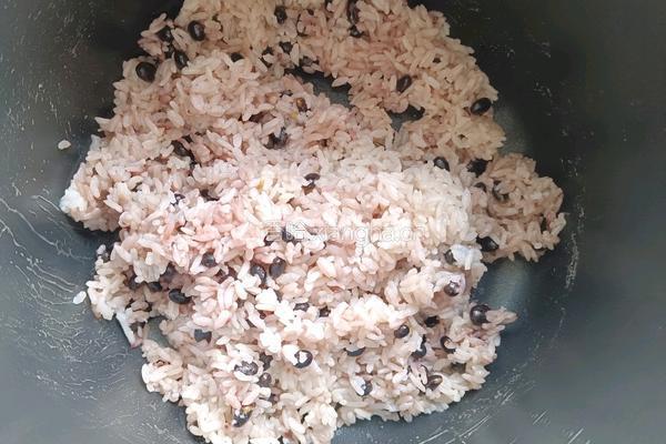 黑豆爱心饭团的做法图解5