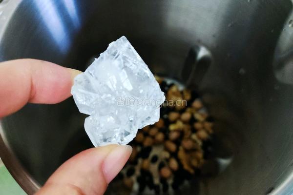 黑豆核桃花生饮的做法图解5