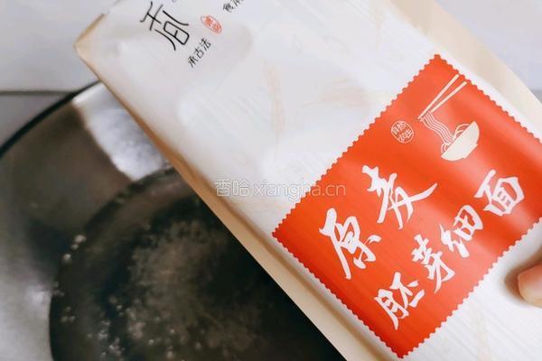 蒜苗酸汤面的做法图解6