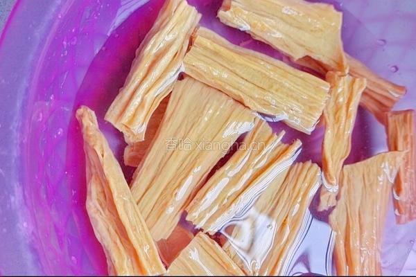 凉拌腐竹青瓜的做法图解2