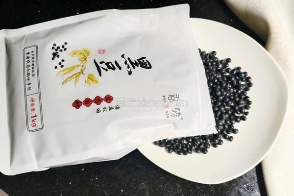 香炒黑豆的做法图解1