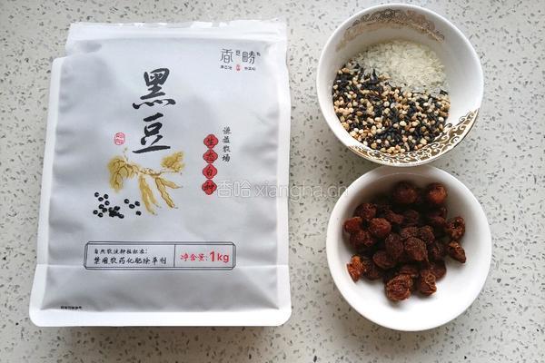 黑豆杂粮粥的做法图解2