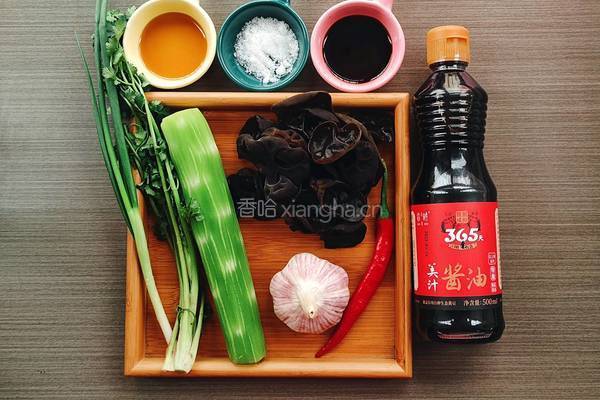美汁拌木耳的做法图解1