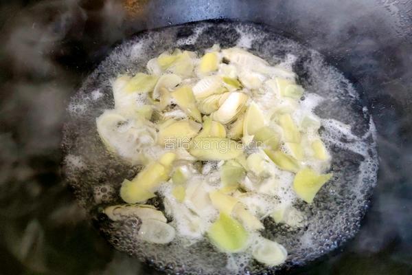 荠菜炒春笋的做法图解5