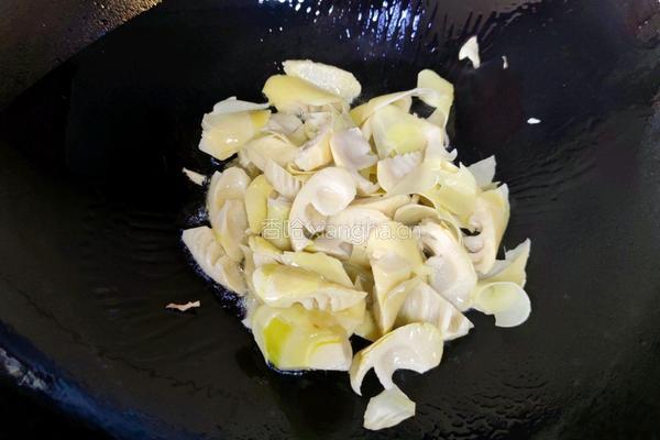 荠菜炒春笋的做法图解8