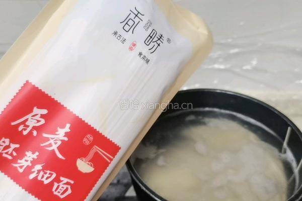 葱油拌面的做法图解3