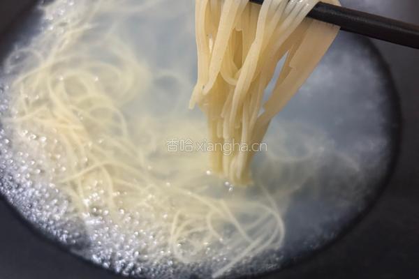 炒米线的做法图解3