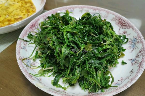 蒜泥蛋皮拌荠菜的做法图解6