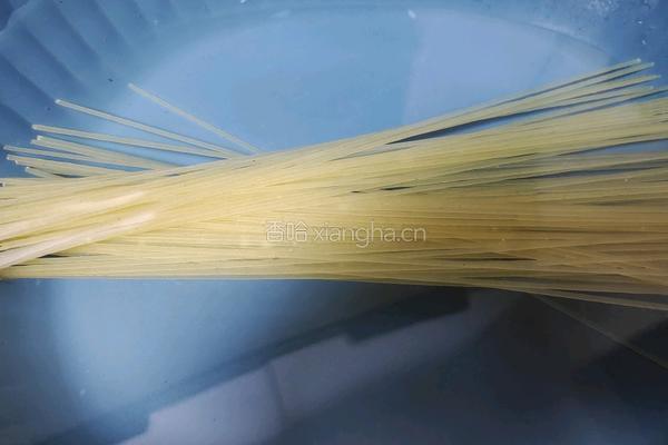 青菜米线的做法图解1