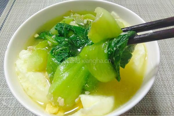 荷包蛋青菜汤的做法图解1