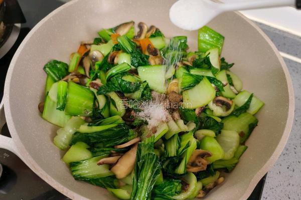 菌菇炒青菜的做法图解9