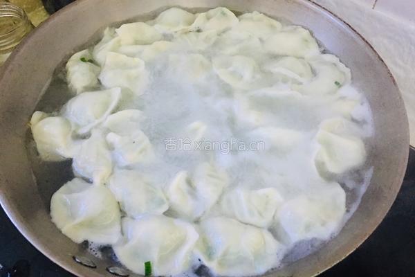 韭菜鸡蛋水饺的做法图解12