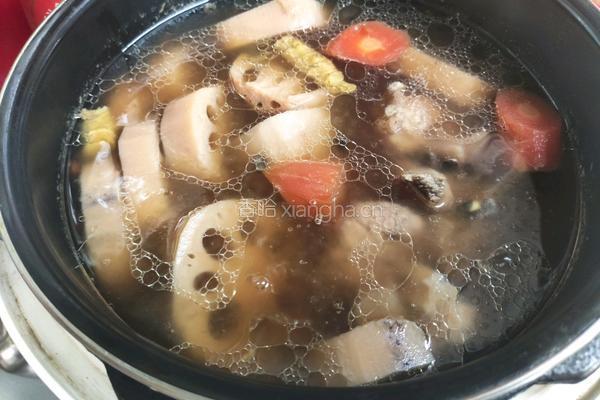 黑豆莲藕猪骨汤的做法图解7