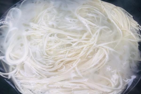 葱油拌面的做法图解4