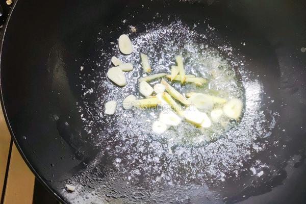 西葫芦炒虾仁的做法图解5