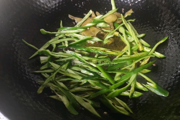 黄豆酱炒肉的做法图解6