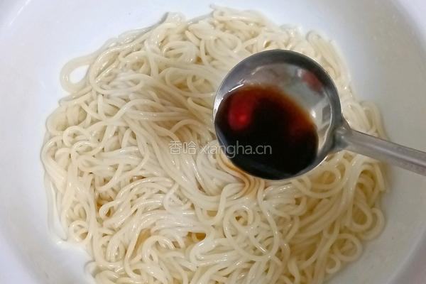 香菇酱米线的做法图解6