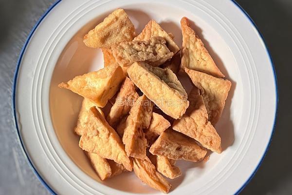 【春季“养肝”】鱼香豆腐烧肉的做法图解3