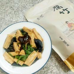 腐竹青椒炒木耳的做法[图]