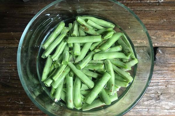 酱香四季豆的做法图解1