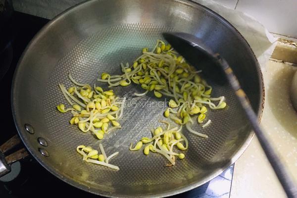 黄豆芽炒韭菜的做法图解4