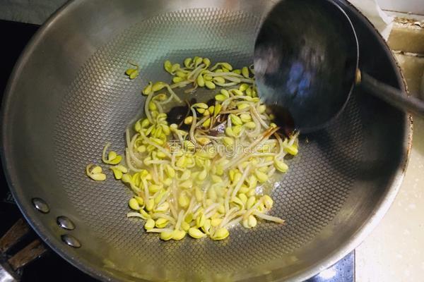 黄豆芽炒韭菜的做法图解6